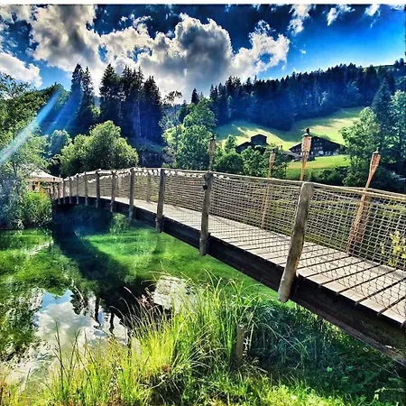 Дом отдыха Simple Pod With Shared Bathroom Near Gstaad *