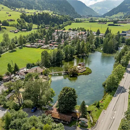 Simple Pod With Shared Bathroom Near Gstaad Дом отдыха Цвайзиммен