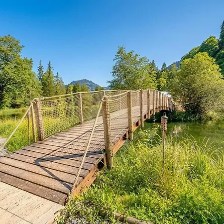 Дом отдыха Simple Pod With Shared Bathroom Near Gstaad *